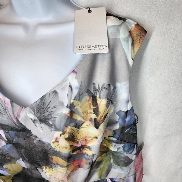 NWT little mistress fit and flare floral dress - Picture 4 of 16